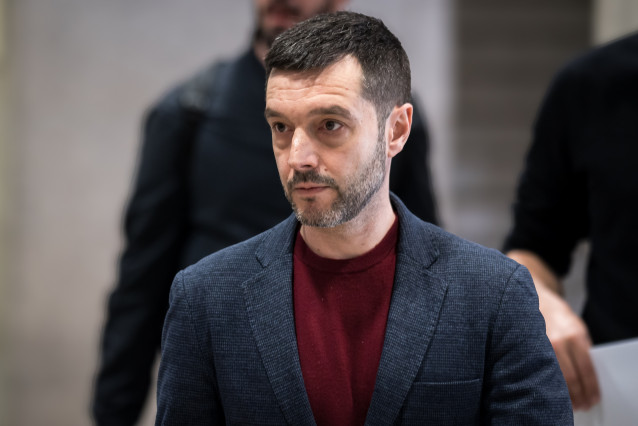 El  ministro de Derechos Sociales,  Pablo Bustinduy, a su llegada al acto ‘Hacia un estado social feminista. Infancia y desigualdad’, en el Ministerio de Derechos Sociales, Consumo y Agenda 2030, a 4 de marzo de 2026, en Madrid (España).