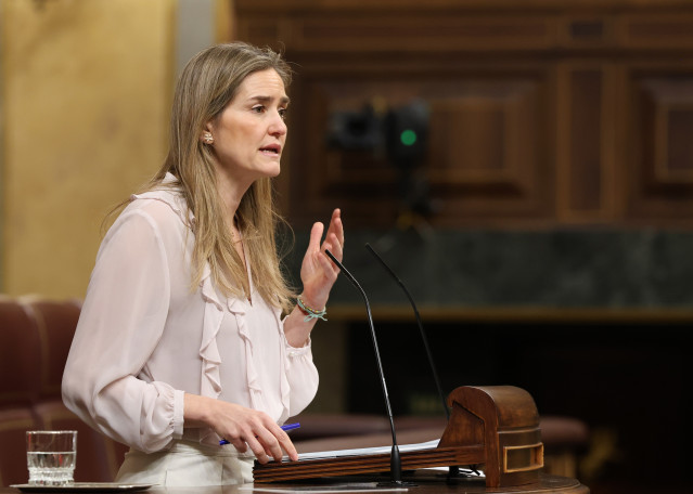 La vicepresidenta tercera y ministra para la Transformación Ecológica y el Reto Demográfico, Sara Aagesen, interviene durante una sesión de control al Gobierno, en el Congreso de los Diputados, a 18 de marzo de 2026, en Madrid (España). Sánchez afronta un