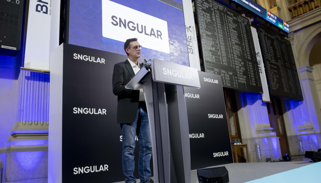 Archivo - El consejero delegado y fundador de Sngular, José Luis Vallejo, en su intervención durante el debut en BME Growth de su empresa este miércoles, 1 de diciembre.