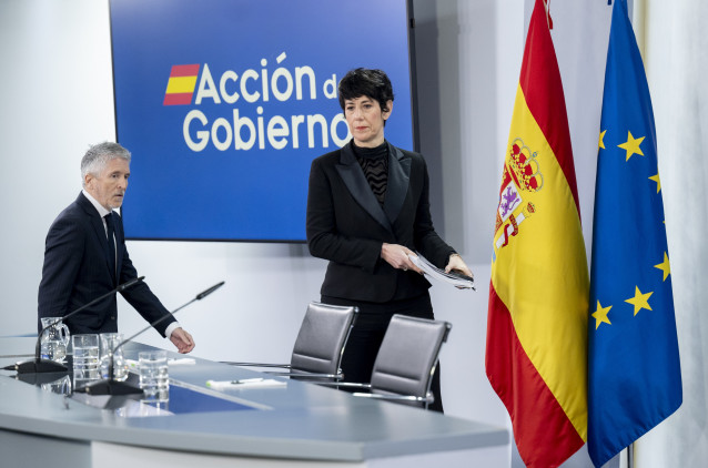 Archivo - El ministro del Interior, Fernando Grande-Marlaska, y la ministra de Inclusión Seguridad Social y Migracioneas y Portavoz del Gobierno, Elma Saiz, a su llegada a la rueda de prensa posterior al Consejo de Ministros