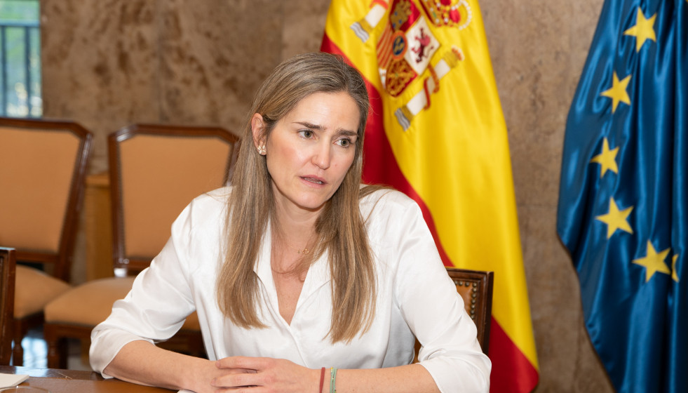 La vicepresidenta tercera y ministra para la Transición Ecológica y el Reto Demográfico, Sara Aagesen, se reúne con agentes del sector petrolero, a 17 de marzo de 2026, en Madrid (España). El enc