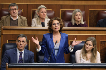 La vicepresidenta primera y ministra de Hacienda, María Jesús Montero, interviene durante una sesión de control al Gobierno, en el Congreso de los Diputados, a 18 de marzo de 2026, en Madrid (Espa�