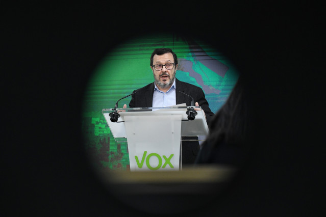 Archivo - El nuevo portavoz de VOX, José Antonio Fúster, durante una rueda de prensa posterior a la reunión del Comité de Acción Política de Vox, a 18 de marzo de 2024, en Madrid (España).