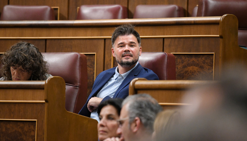 Archivo - El portavoz de ERC en el Congreso, Gabriel Rufián, durante una sesión plenaria en el Congreso