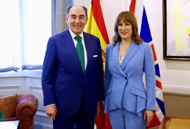 Rachel Reeves, ministra británica de Economía, se reúne con Ignacio Galán  en la sede de Iberdrola en Madrid.