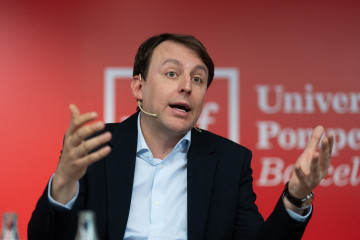 Archivo - El eurodiputado y candidato del PSC a las elecciones europeas, Javi López, durante un debate para las elecciones europeas del 9J, en el Auditori de UPF, a 22 de mayo de 2024, en Barcelona, 