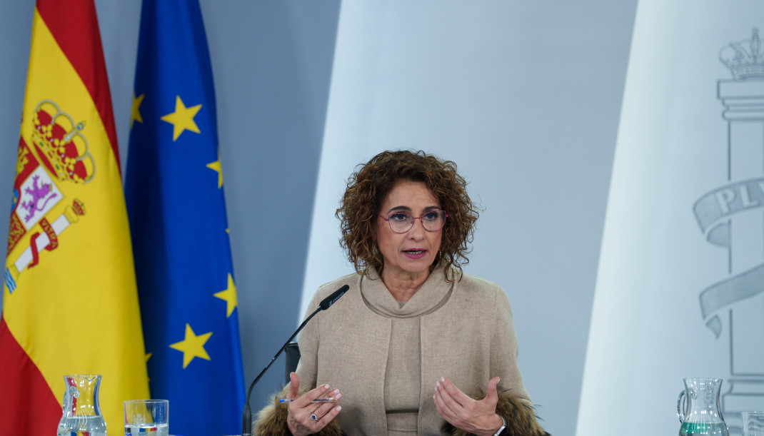 La vicepresidenta primera y ministra de Hacienda, María Jesús Montero, durante una rueda de prensa tras el Consejo de Ministros, a 17 de febrero de 2026, en Madrid (España). El Consejo de Ministros
