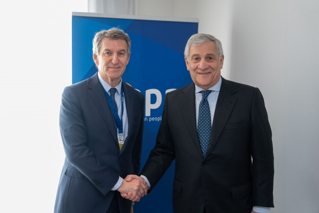 El presidente del PP, Alberto Núñez Feijóo, en las bilaterales mantenidas con el vicepresidente del Gobierno de Italia, Antonio Tajani y el líder del partido Kataeb Libanés, Samy Gemayel.