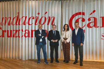 De izquierda a derecha, José Luis Rentero, socio director Punto de Fuga; Salvador Fernández, director gerente Cámara de Comercio Sevilla; Regla Bejarano, directora de Fundación Cruzcampo; y Emilio