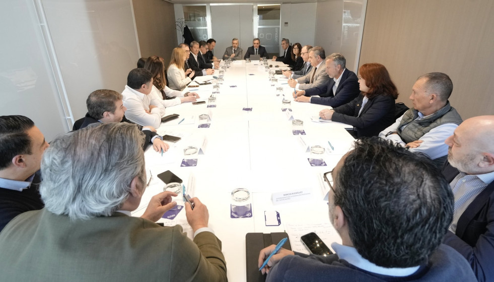 El vicesecretario de Hacienda del PP, Juan Bravo, mantiene reuniones con representantes del sector de las infraestructuras, los transportes y las viviendas para escuchar sus demandas ante la guerra de