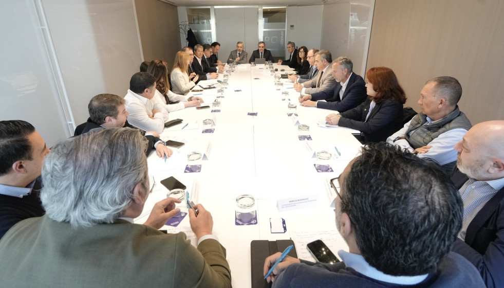 EuropaPress 7380432 vicesecretario hacienda pp juan bravo mantiene reuniones representantes