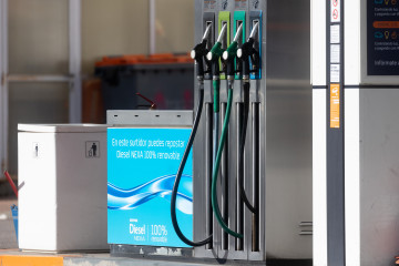 Archivo - Exterior de una gasolinera, a 28 de octubre de 2024, en Madrid (España).