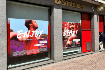 Archivo - Oficina de Banco Santander