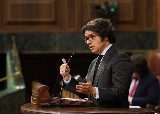 El diputado de Vox José María Figaredo interviene durante una sesión de control al Gobierno, en el Congreso de los Diputados, a 18 de marzo de 2026, en Madrid (España).