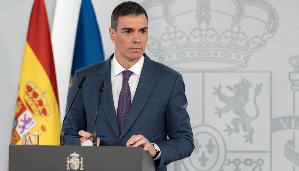 Archivo - El presidente del Gobierno, Pedro Sánchez, comparece ante los medios, en el Palacio de la Moncloa, a 29 de abril de 2025, en Madrid (España). Tanto en la reunión del Consejo de Seguridad 