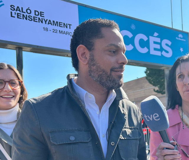 El secretario general de Vox y líder de la formación en Catalunya, Ignacio Garriga, en declaraciones a periodistas en Barcelona