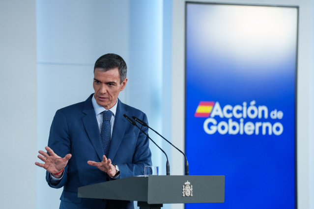 El presidente del Gobierno, Pedro Sánchez, durante una rueda de prensa posterior al Consejo de Ministros extraordinario, en el Palacio de la Moncloa, a 20 de marzo de 2026, en Madrid (España).