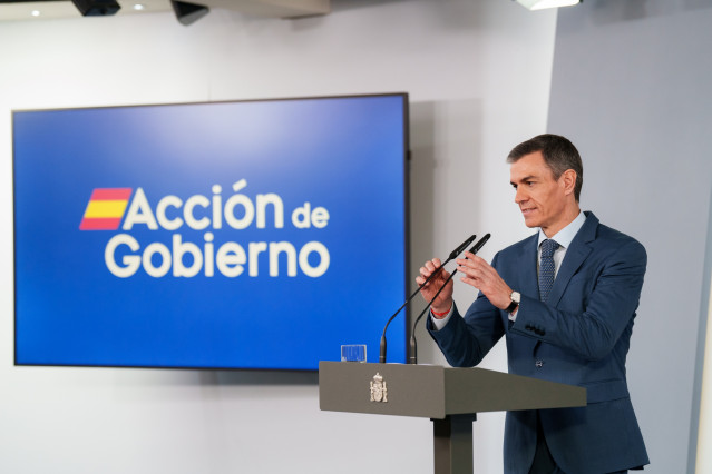 El presidente del Gobierno, Pedro Sánchez, durante una rueda de prensa posterior al Consejo de Ministros extraordinario, en el Palacio de la Moncloa, a 20 de marzo de 2026, en Madrid (España)