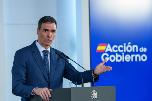 El presidente del Gobierno, Pedro Sánchez, durante una rueda de prensa posterior al Consejo de Ministros extraordinario, en el Palacio de la Moncloa, a 20 de marzo de 2026, en Madrid (España).