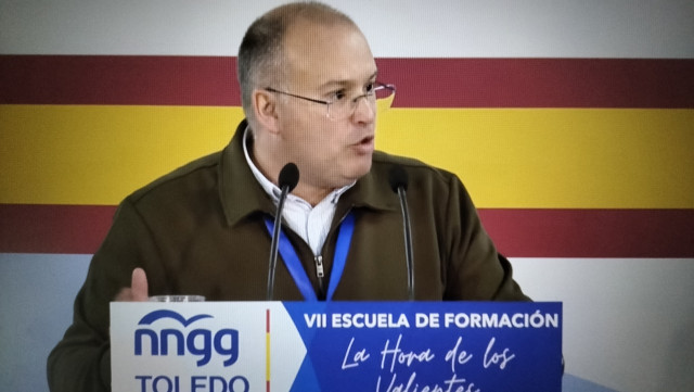 El secretario general del PP, Miguel Tellado, en Layos.