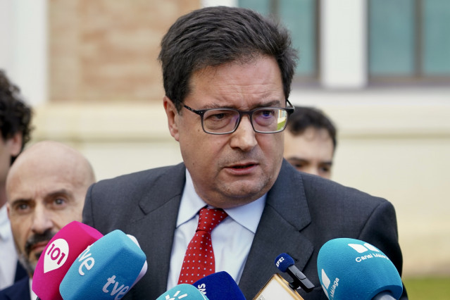 El ministro para la Transformación Digital y de la Función Pública, Óscar López atiende a los medios