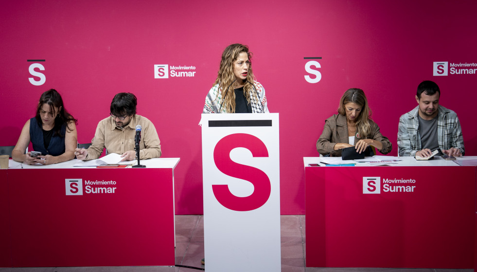 Archivo - La coordinadora del Movimiento Sumar, Lara Hernández (c), interviene durante la celebración del Grupo Coordinador de Movimiento Sumar, el primero del presente curso político, en el Espaci