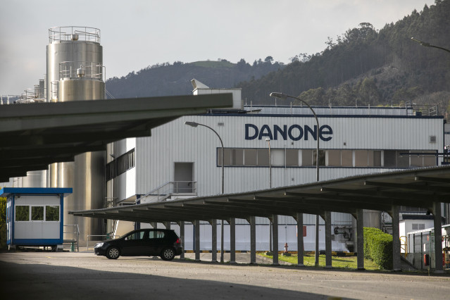 Archivo - Fachada de la factoría Danone, a 31 de diciembre de 2023, en Salas, Asturias (España). La compañía láctea holandesa Royal A-ware ha adquirido hoy a Danone su factoría de Salas, que permanece inactiva desde el pasado diciembre. El grupo comprador