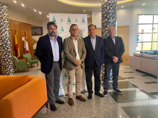 José María Castilla, responsable de Asaja en Bruselas; Juan Luis Delgado, presidente en Salamanca; Pedro Barato, presidente  nacional, y Donaciano Dujo, responsable regional.