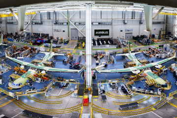 Imagen de archivo de la cadena de montaje de los aviones C295 de Airbus en Sevilla.