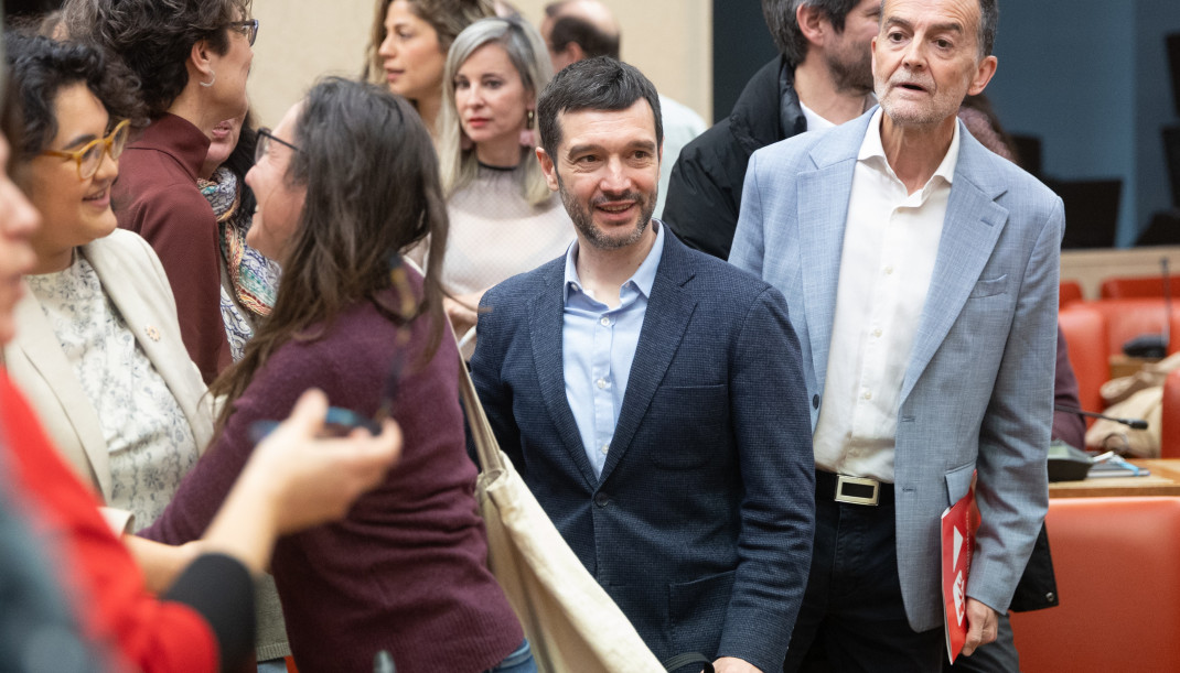 El ministro de Derechos Sociales, Consumo y Agenda 2030, Pablo Bustinduy, durante una reunión, en el Congreso de los Diputados, a 23 de marzo de 2026, en Madrid (España).