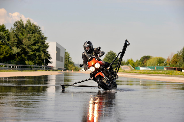España podría evitar casi 160 fallecidos al año enaccidentes si los turismos dotaran ABS, según Bosch.