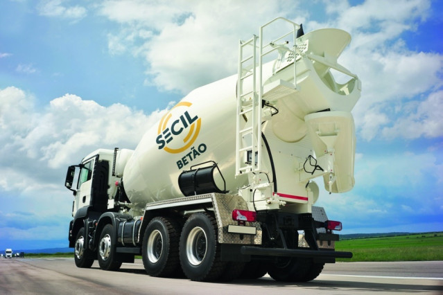 Archivo - Camión de la portuguesa Secil