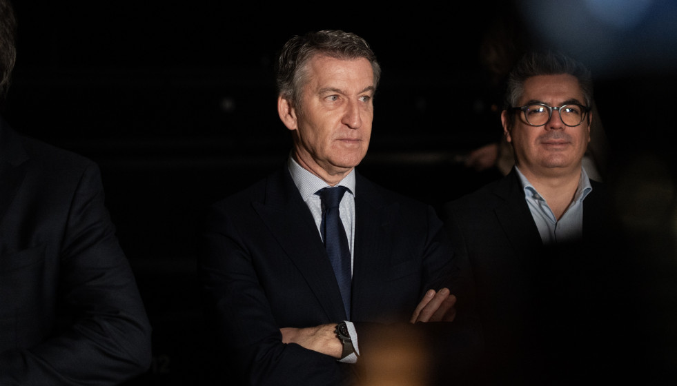 El presidente del Partido Popular, Alberto Núñez Feijóo, durante el desfile de Coosy x Miguel Palacio con motivo de la Mercedes-Benz Fashion Week, en Ifema Madrid, a 20 de marzo de 2026, en Madrid 