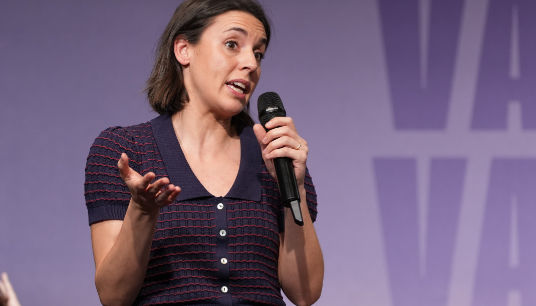 La secretaria política de Podemos y eurodiputada, Irene Montero, interviene durante el acto de cierre de campaña electoral de Podemos en Castilla y León, a 13 de marzo de 2026, en Valladolid, Casti