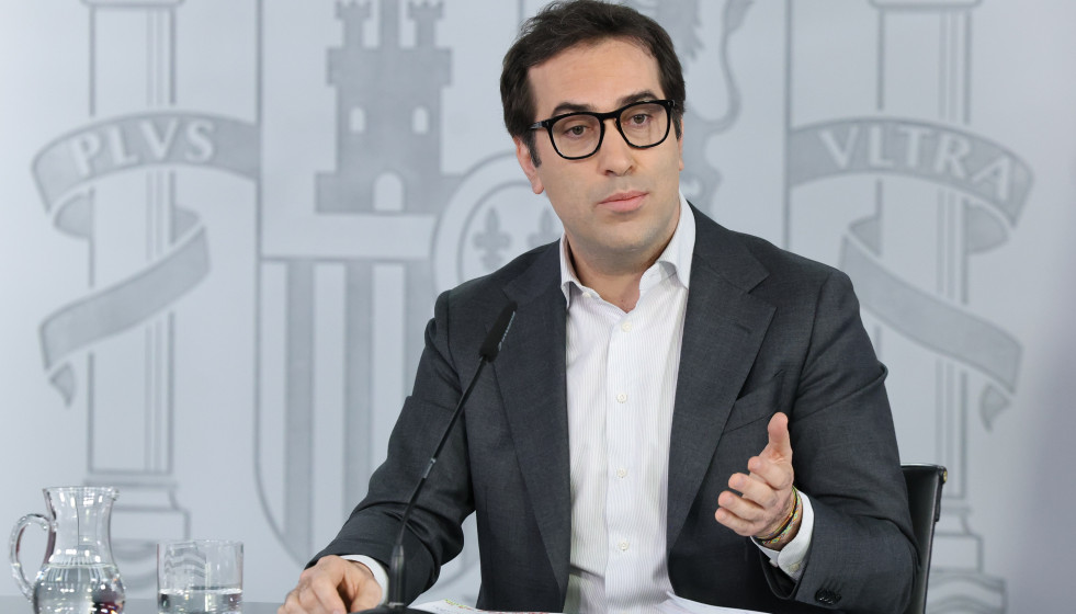 El ministro de Economía, Comercio y Empresa, Carlos Cuerpo, durante la rueda de prensa tras la celebración del Consejo de Ministros en el Palacio de la Moncloa, a 24 de marzo de 2026, en Madrid (Esp
