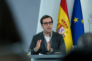 El ministro de Economía, Comercio y Empresa, Carlos Cuerpo, durante una rueda de prensa posterior al Consejo de Ministros, a 17 de marzo de 2026, en Madrid (España).