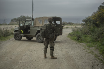 Archivo - Un vehículo militar durante un ejercicio, a 21 de marzo de 2024, en Ceuta (España).