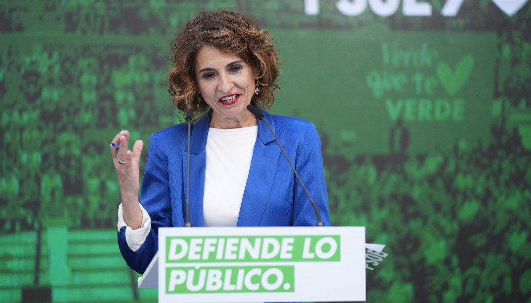La secretaria general del PSOE-A y candidata a la Presidencia de la Junta de Andalucía, María Jesús Montero, ofrece una rueda de prensa, para abordar asuntos en relación a la convocatoria de elecc