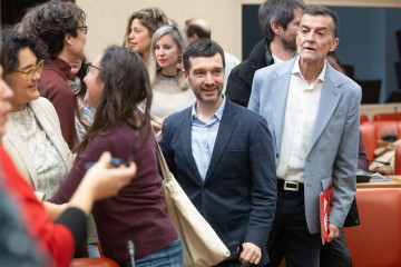 El ministro de Derechos Sociales, Consumo y Agenda 2030, Pablo Bustinduy, durante una reunión, en el Congreso de los Diputados, a 23 de marzo de 2026, en Madrid (España).