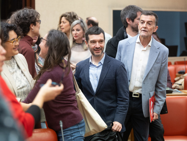 El ministro de Derechos Sociales, Consumo y Agenda 2030, Pablo Bustinduy, durante una reunión, en el Congreso de los Diputados, a 23 de marzo de 2026, en Madrid (España).