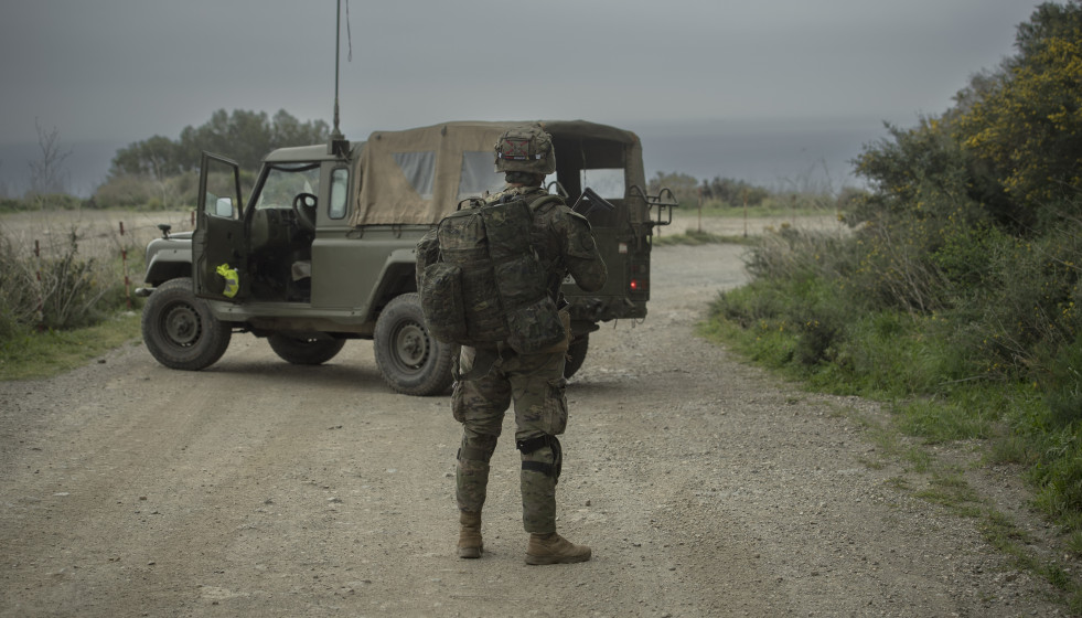 Archivo - Un vehículo militar durante un ejercicio, a 21 de marzo de 2024, en Ceuta (España).