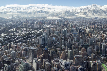 Archivo - Vista de Santiago de Chile.