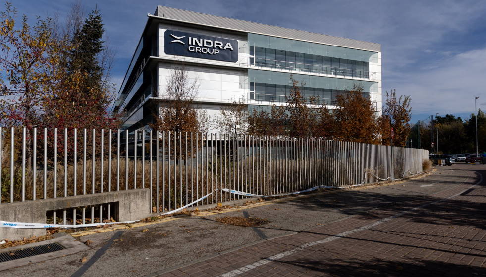 Archivo - Fachada de la sede de Indra, a 25 de noviembre de 2025, en Alcobendas, Madrid (España).