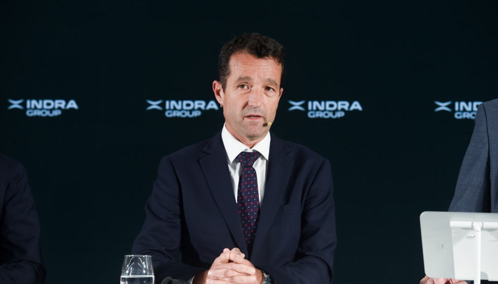 Archivo - El presidente de Indra Group, Ángel Escribano, durante la rueda de prensa tras la presentación de resultados de accionistas de Indra, en la sede de la empresa, a 23 de julio de 2025, en Ma