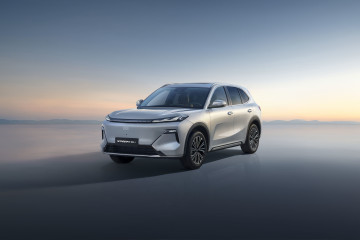 Geely anuncia 9 modelos para los próximos tres años y alcanzar 100 puntos de venta en 2027