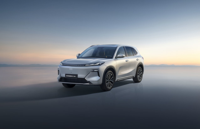Geely anuncia 9 modelos para los próximos tres años y alcanzar 100 puntos de venta en 2027