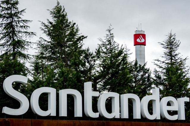 Archivo - Exteriores de la Ciudad Financiera del Banco Santander, en Boadilla del Monte, a 5 de febrero de 2026, en Boadilla del Monte, Madrid (España).