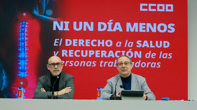 (D-I): El Secretario Confederal De Protección Social Y Políticas Públicas De CCOO, Carlos Bravo, Y El Secretario Confederal De Salud Laboral Y Medio Ambiente De CCOO, Mariano Sanz, En La Presentación De Un Informe Sobre La Incapacidad Temporal.