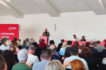 El secretario general de CCOO, Unái Sordo, participa en la asamblea de CCOO en Asturias 'De las respuestas a la acción'.
