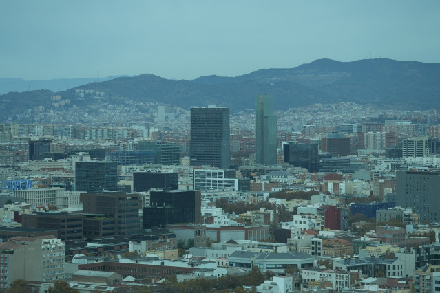 Archivo - Vistas del skyline de la zona Diagonal Mar - Fòrum, desde el Hotel Arts de Barcelona